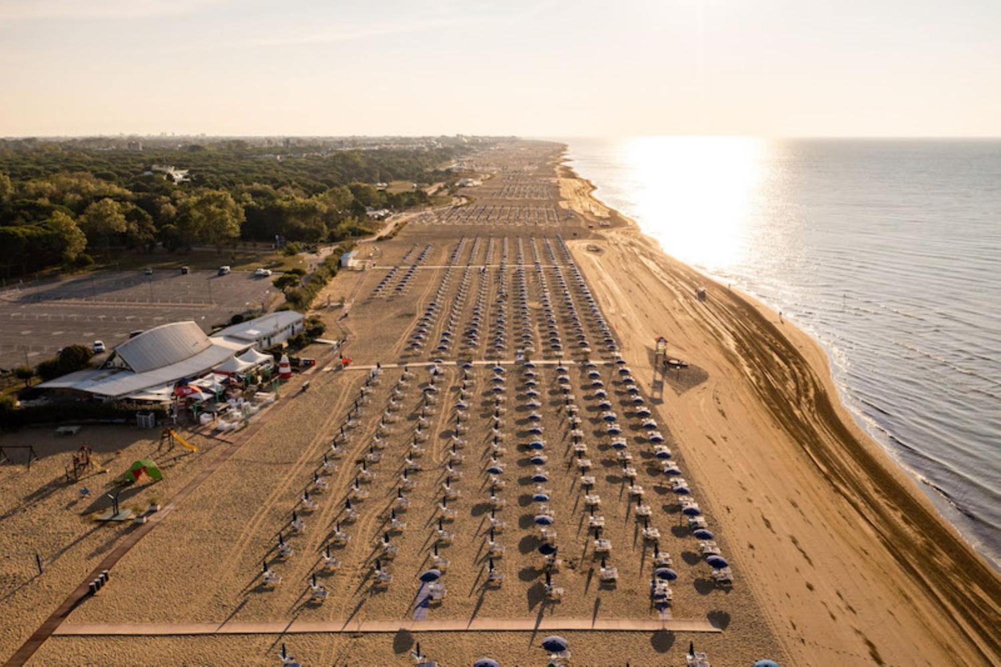 Nice Apartment With Terrace Next To The Sea Bibione Exteriör bild